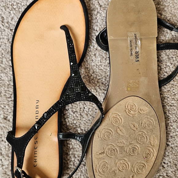 Chinese Laundry Black Sandals - Picture 3 of 5